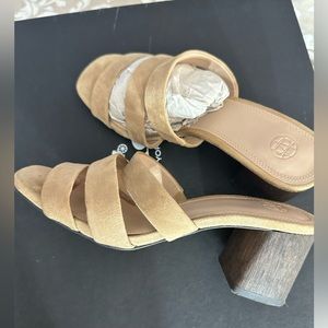 MASSIMO DUTTI  suede sandals size 6